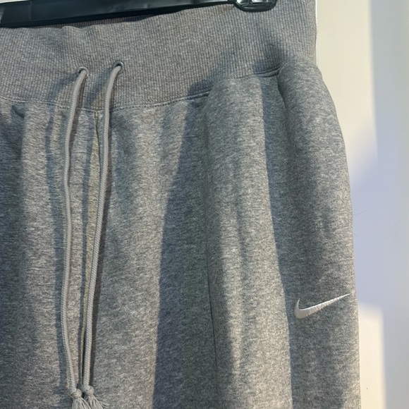 Oversized nike sweatpants size M - Picture 2 of 3